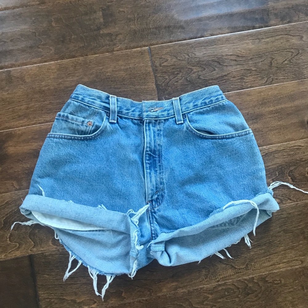Levi shorts💘